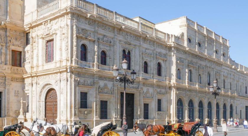 Casa Palacio El Condestable De Sevilla エクステリア 写真